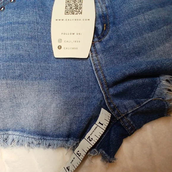 Cali 1850 High-Rise Studded Denim Shorts – Size 3/26 NWT - Picture 11 of 12